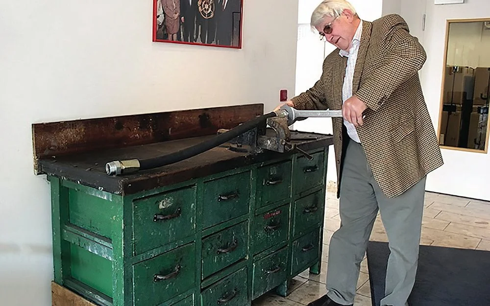 Joachim Armerding aan eerste werkbank